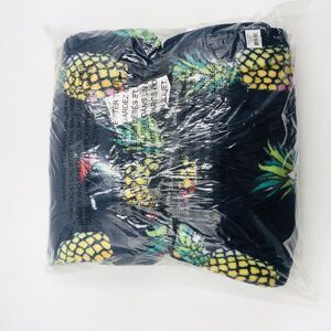 Brand New Vera Bradley Fleece Throw Blanket Toucan Party Pineapples Warm Blanket